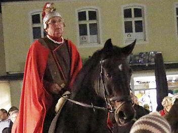 Den Martin mimte einmal mehr Baptist Pieger, den Bettler spielte Josua Flierl. Fotos: Josef Hofbauer