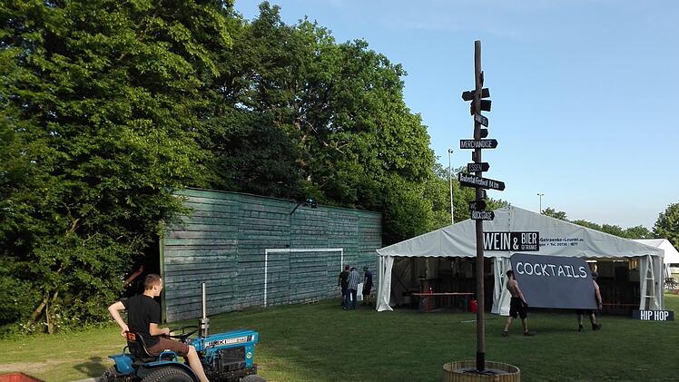 Lutzi Aufbau Foto: Klaus Schmitt