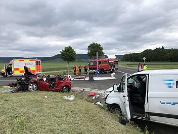 Am Donnerstagmittag ist es auf der B22 zu einem Verkehrsunfall mit mehreren Schwerverletzten gekommen.  Symbolfoto: NEWS5 / Merzbach