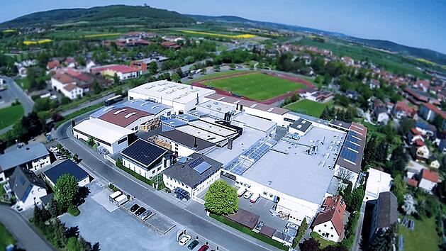 Die Firma Moll Batterien GmbH meldet sich nach der Insolvenz zur&uuml;ck in der Automobil-Industrie. Mit einem neuen Investor konnte das Unternehmen die Insolvenz &uuml;berwinden und schreibt nun wieder schwarze Zahlen.