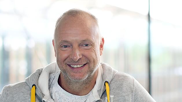 Kult-Fu&szlig;ball-Kommentator Buschmann: Kryptische Nachricht sorgt f&uuml;r Verwirrung