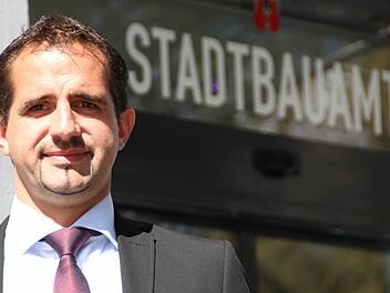 Der Aschacher Jan Voll freut sich auf die Aufgabenfülle in der städtischen Bauverwaltung.  Foto: Benedikt Borst