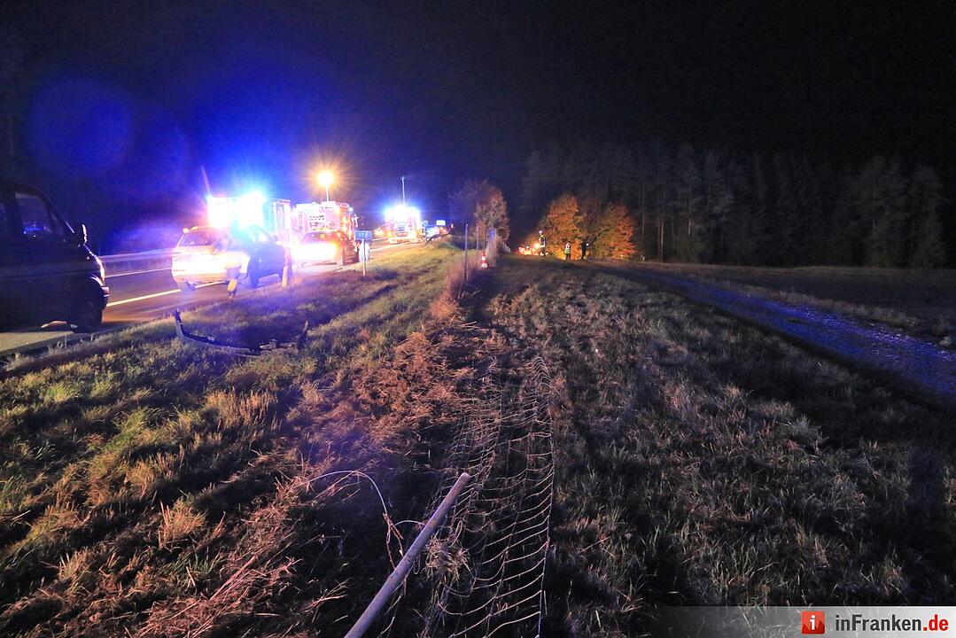 Schwerer Unfall A70: Auto landet bei Stadelhofen im Weiher