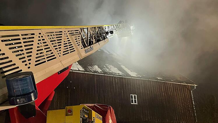 Brand in Creußen: Scheune in Vollbrand