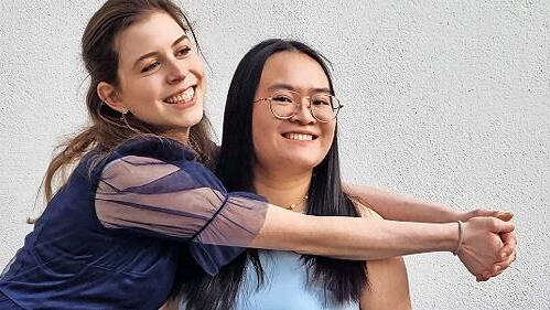 Das „Duo Mirage“ mit Evgeniya Povolotskaya und Sonja Wang spielt im Kuppelsaal des Dorint Resort & Spa.