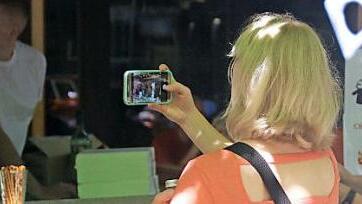 Ob mit Handy oder Spiegelreflex: Das Motiv und nicht unbedingt die Fotografie-Technik stand im Mittelpunkt.  Fotos: Jennifer Hauser