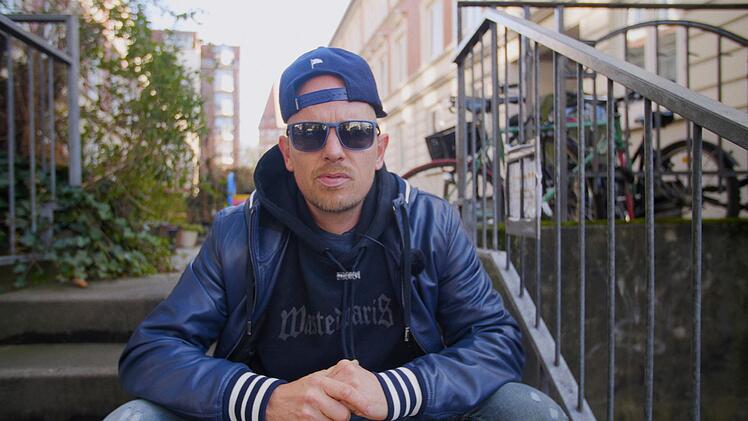 Die Doku "Forever Jan" blickt auf die eindrückliche Laufbahn des Hamburger Musikers Jan Delay zurück.