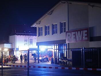 Zwei Schwerverletzte bei Einsturz von Supermarktdach