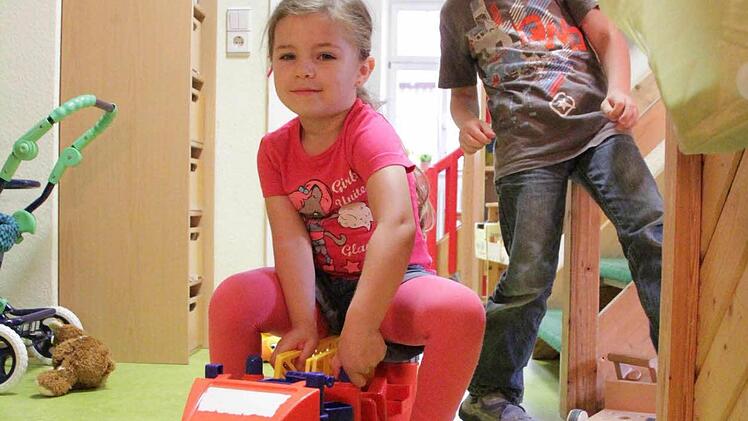 Die Kinder wollen alles entdecken.