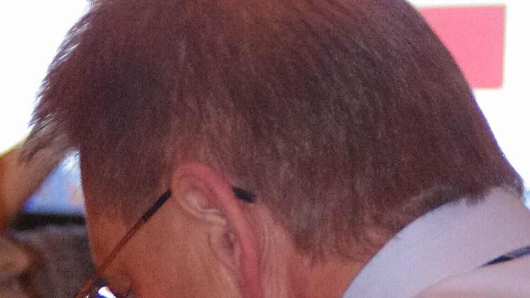 Der Bürgermeister war überwältigt vom klaren Sieg.