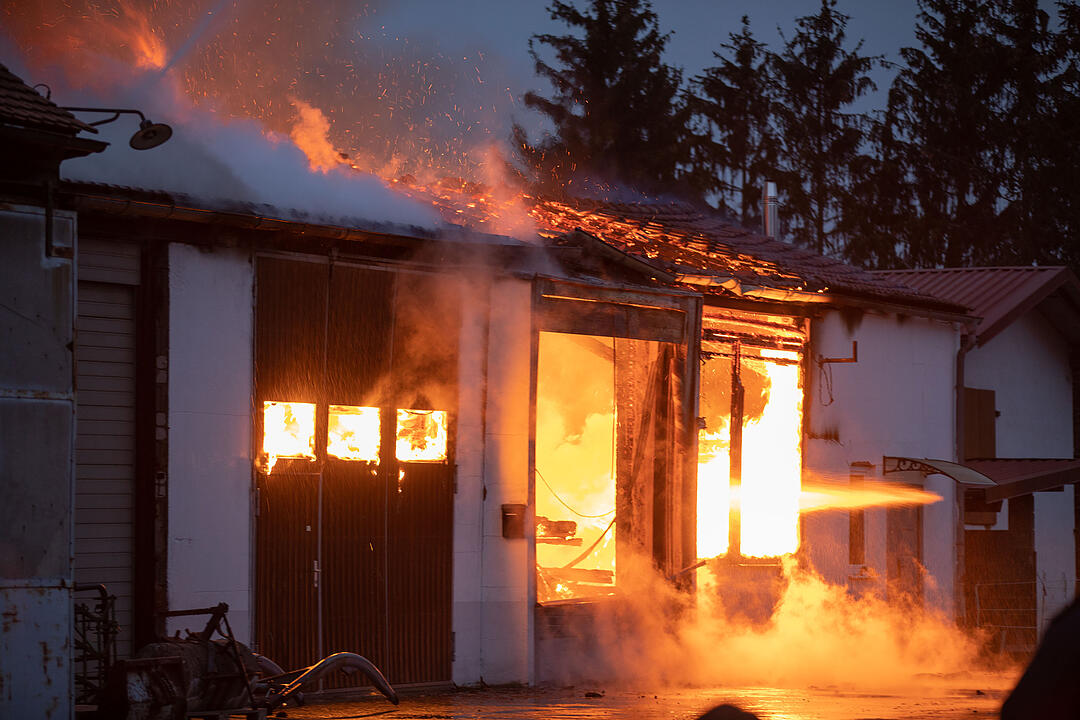 In Weißenburg hat ein Anbau an einer Werkstatt gebrannt