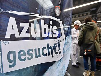 Der plakative Aufruf scheint großteils zu verhallen - jedenfalls belegen das offizielle Zahlen zur aktuellen Bewerbersituation.dpa