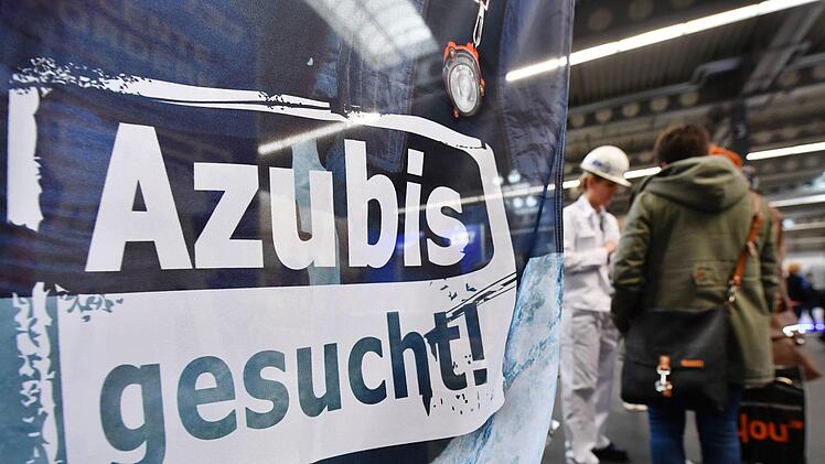 Der plakative Aufruf scheint großteils zu verhallen - jedenfalls belegen das offizielle Zahlen zur aktuellen Bewerbersituation.dpa