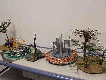 Einige Modelle zur Neugestaltung des Adelsdorfer Kreisverkehrs waren schon sehr detailliert ausgearbeitet. Foto: Johanna Blum