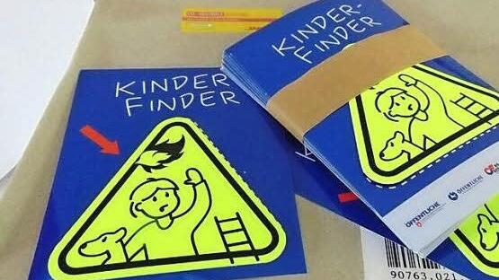 Der Aufkleber soll Feuerwehrleuten helfen.