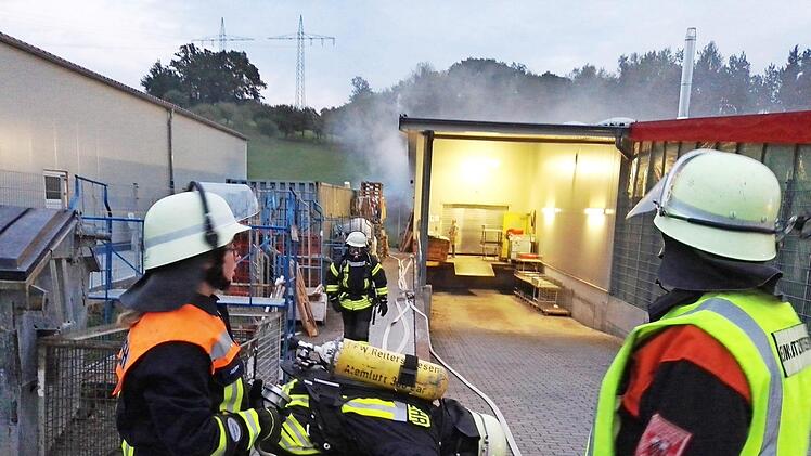 Brand im Lager eines Einkaufsmarktes, so lautete die Übung, zu der die Wehren von Reiterswiesen und Arnshausen ausrückten.  Foto: Feuerwehr