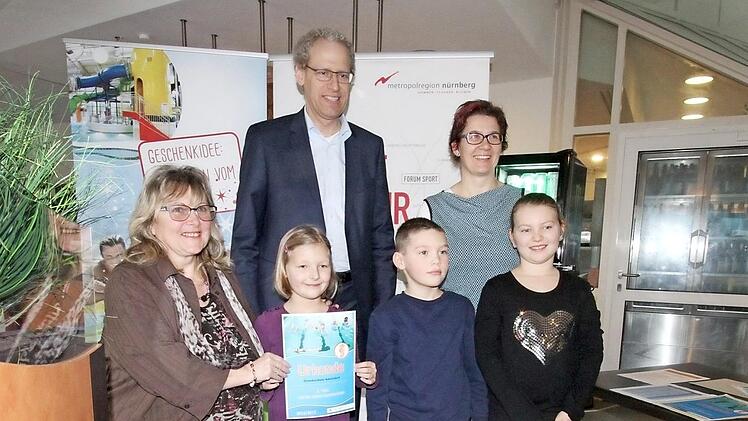 Die einzigen Sieger aus dem Landkreis Erlangen-Höchstadt: die Adelsdorfer Grundschule.