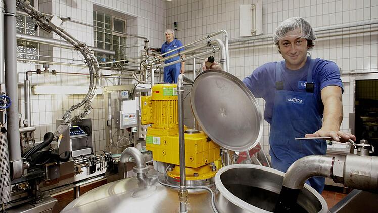 Blick in die Produktion von "Maintal Konfitüren" in Haßfurt. Das Unternehmen zählt 82 Mitarbeiter.  Foto: Medienfabrik Gütersloh
