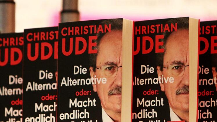 "Die Alternative oder: Macht endlich Politik!": Christian Ude stellte sein neues Buch in Coburg vor. Foto: Jochen Berger