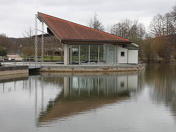 Still wie auf diesem Bild wird es in der Saison nicht um die Seebühne in Bad Staffelstein werden, etliche Kulturveranstaltungen sind geplant. Doch für die Seefestspiele gibt es keine zweite Spielzeit. Fotos: Popp