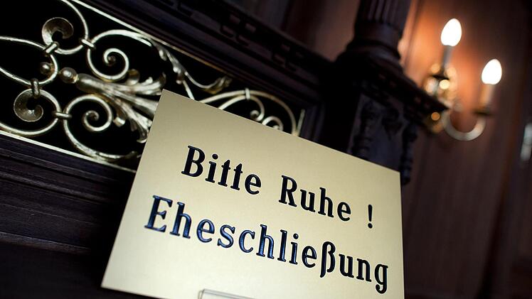 Personelle Veränderungen gibt es im Standesamt der Verwaltungsgemeinschaft.Symbolfoto: Arno Burgi, dpa