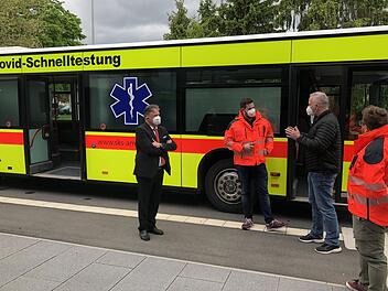 Seit Dienstag verkehrt ein Schnelltestbus im Kreis.