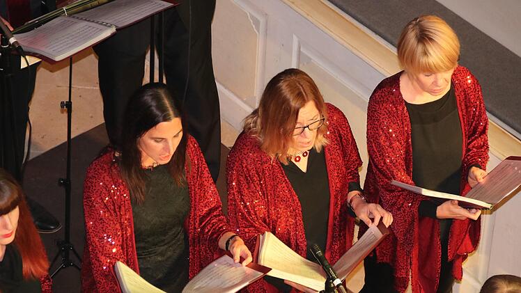 Die Chormitglieder waren voll bei der Sache. Foto: Helmut Will