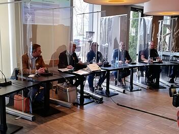 Vertreter aus Handel, Gastronomie und Event-Service im Landkreis forderten am bayernweiten Aktionstag konkrete Öffnungsstrategien.