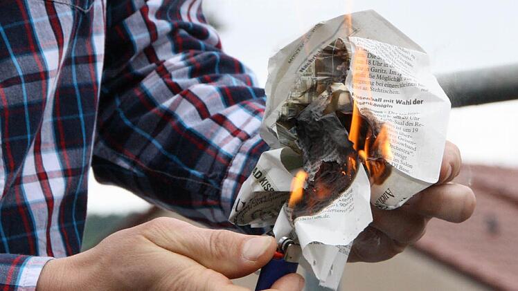 Die Betreuung von auffälligen Jugendlichen ist oft ein Spiel mit dem Feuer. Foto: Ulrike Müller