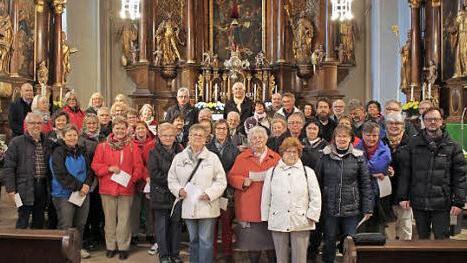 Der Liederkranz besichtigte die Klosterkirche. Foto: Georg Hutter