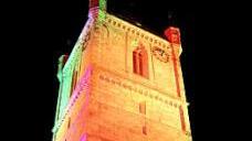 Die Wehrkirche Hannberg ist auch illuminiert ein beeindruckendes Bauwerk. Foto: Sänger (Archiv)