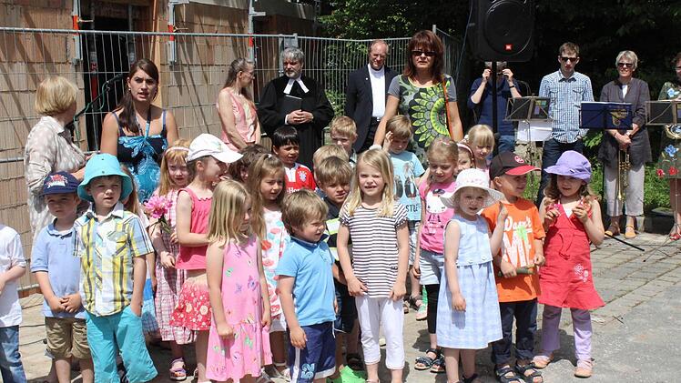 Ein bisschen noch müssen sich die Neunkirchner Kinder gedulden, bis sie ihre neue Krippe beziehen können. Fotos: fra-press