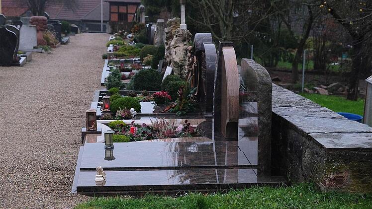 Der Friedhof Euerdorf soll umgestaltet werden.  Foto: Gerd Schaar