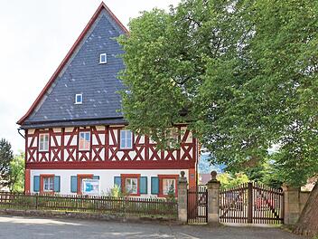 Eine lange Diskussion entfachte sich in der Gemeinderatssitzung über das Pfarrhaus in Seibelsdorf, welches der Gemeinde zum Kauf angeboten wurde.  Foto: Michael Wunder