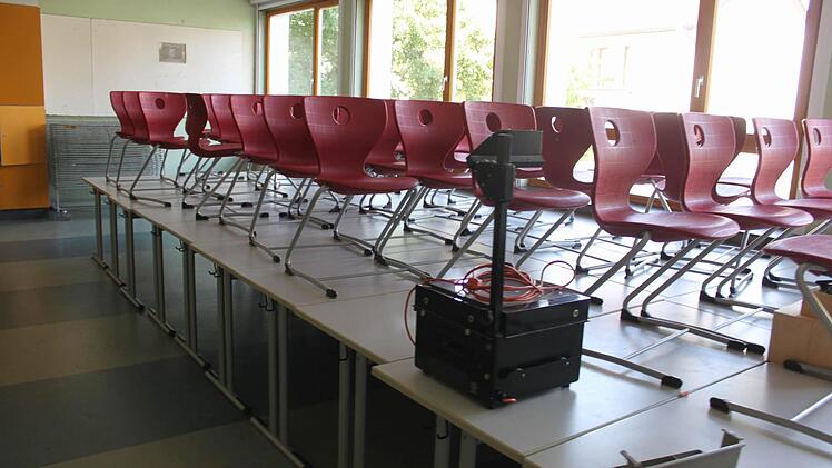 Zusammen mit den Fachlehrern und den Schülern wurden bereits alle Klassenzimmer ordentlich zusammengeräumt.