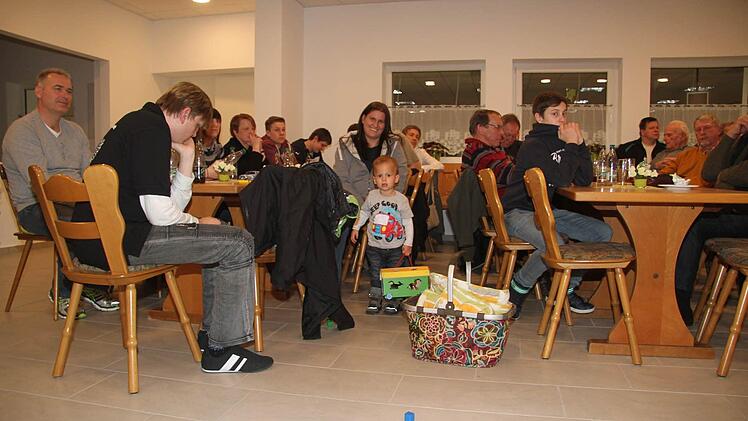 Die Jahreshauptversammlung der Untersteinacher Schützen fand wieder in den eigenen Räumen statt. Foto: Sonja Adam