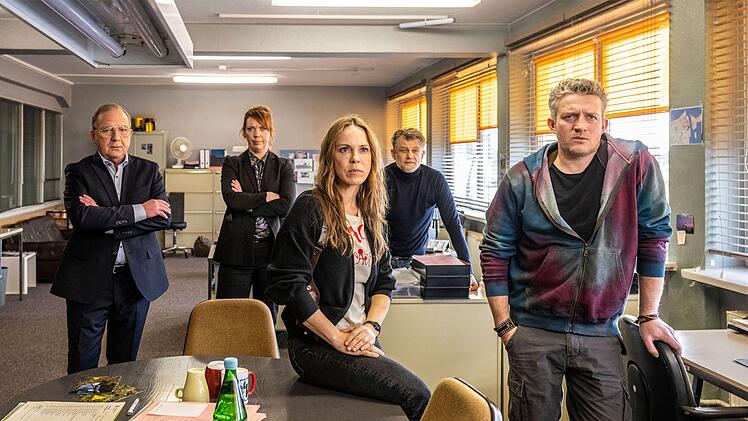 Das Rostocker "Polizeiruf"-Team (von links) muss abermals in familiär schwierigen Verhältnissen ermitteln: Henning Röder (Uwe Preuss), Melly (Lina Beckmann), Katrin König (Anneke Kim Sarnau) Anton Pöschel (Andreas Guenther) und Volker Thiesler (Josef Heynert).