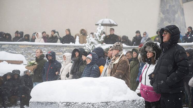 Trauerfeier nach dem t&ouml;dlichen Brand in Crans-Montana