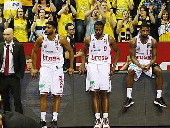 Die Enttäuschung ist ihnen ins Gesicht geschrieben (v. l.): Ilias Kantzouris, Ryan Thompson, Darius Miller und Brad Wanamaker  Fotos: Daniel Löb
