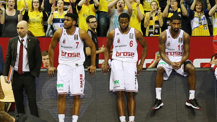 Die Enttäuschung ist ihnen ins Gesicht geschrieben (v. l.): Ilias Kantzouris, Ryan Thompson, Darius Miller und Brad Wanamaker  Fotos: Daniel Löb
