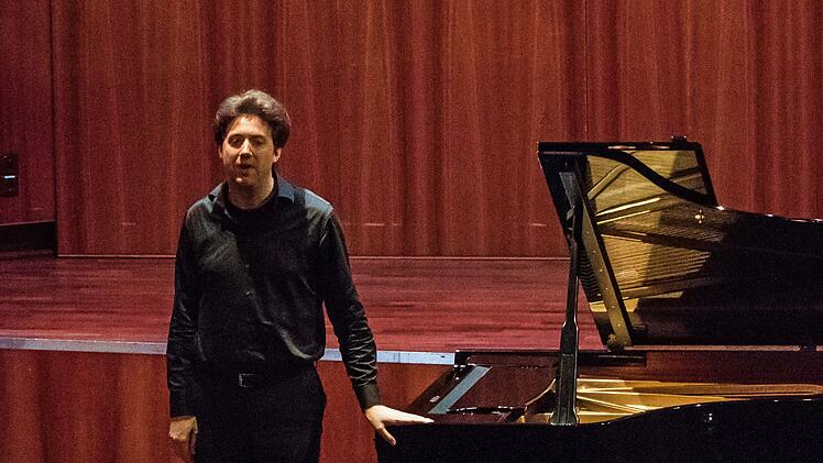 Impressionen vom Beethoven-Abend der Coburger Musikfreunde mit dem Pianisten Benjamin MoserFoto: Jochen Berger