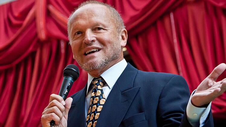 Hans Stolz, Neffe von Robert Stolz, moderierte die Matinee auf der Waldbühne Heldritt.