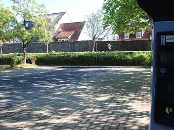 Kein Mensch parkte im kostenpflichtigen Bereich. Der Stadtrat hat die Geb&uuml;hrenverordnung jetzt aufgehoben.  Foto: Archiv/Thomas Malz