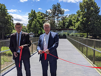 Bayreuth: Neue Rad- und Fußgängerbrücke eingeweiht - Stadt freut sich über Verkehrsfreigabe