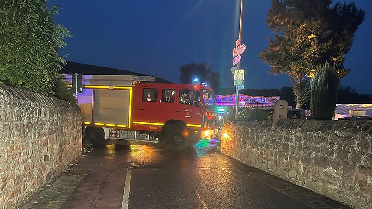 Großwallstadt: Auto fährt in Gruppe feiernder Menschen - neue Sicherheitsmaßnahme