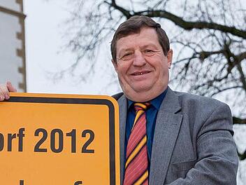 Er hat Chancen auf ein Landtagsmandat: Josef Demar, der Bürgermeister von Großbardorf, könnte den Einzug über die unterfränkische CSU-Liste schaffen. Das stand gestern allerdings noch nicht fest.  Foto: dpa
