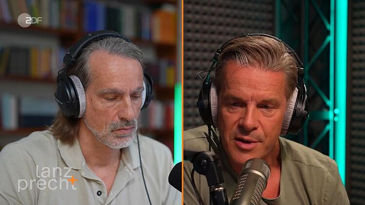 Richard David Precht (links) und Markus Lanz kritisierten in ihrem Podcast das Konzept der politischen Brandmauer.