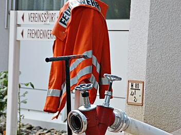 Eine Feuerwehr muss auch ausger&uuml;stet werden. In Rauhenebrach hat sie so viel Zulauf, dass der Gemeinderat das Budget f&uuml;r die Kleiderkammer aufstockte. Sabine Weinbeer