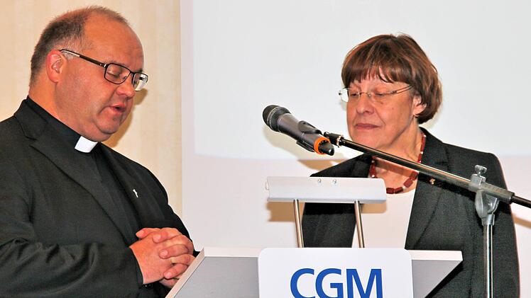 Mit einer ökumenischen Andacht von Pfarrer Gerd  Greier (links) und Christel Mebert (rechts)  begann der Bundesgewerkschaftstag der Christlichen Gewerkschaft Metall in Reiterswiesen. Dieter Britz