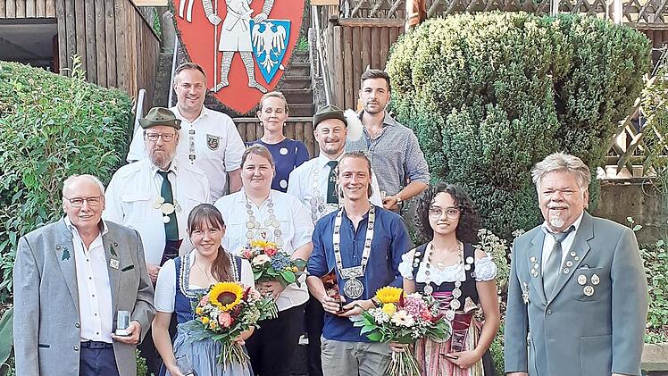 Die erfolgreichen Stadtk&ouml;niginnen und Stadtk&ouml;nige.